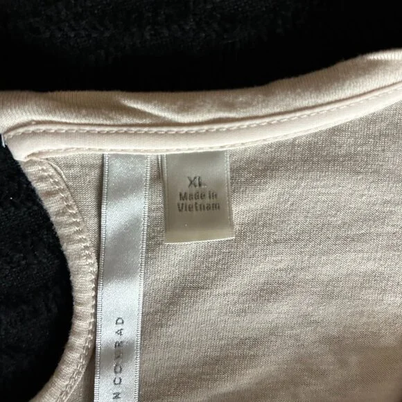 Beautiful cream and black lace shirt for everyday - Picture 7 of 9